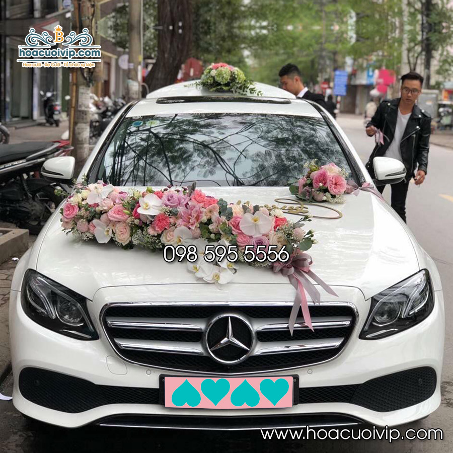 Thuê xe cưới Mercedes E300 màu trắng