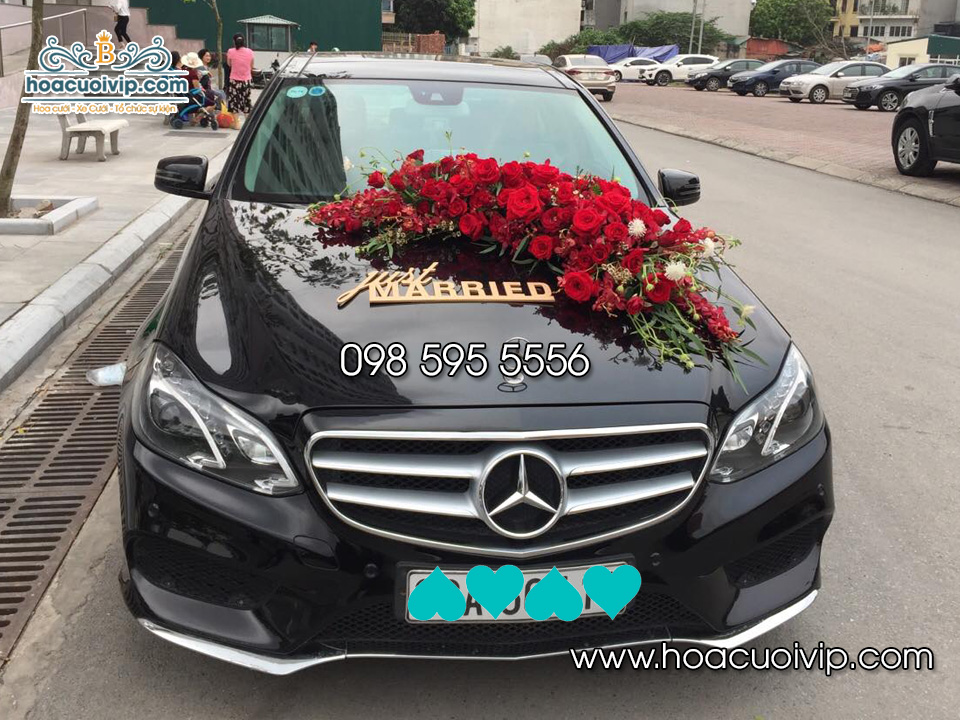 Thuê xe cưới Mercedes E250 màu đen